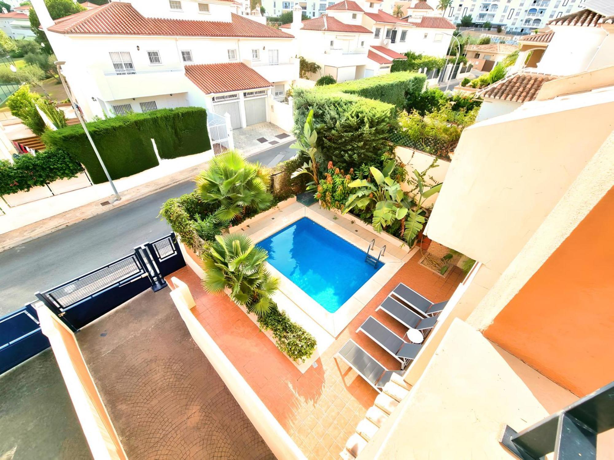Stunning With Outdoor Swimmingpool, 4 Bedrooms And Wifi Сasa de vacaciones Benalmádena