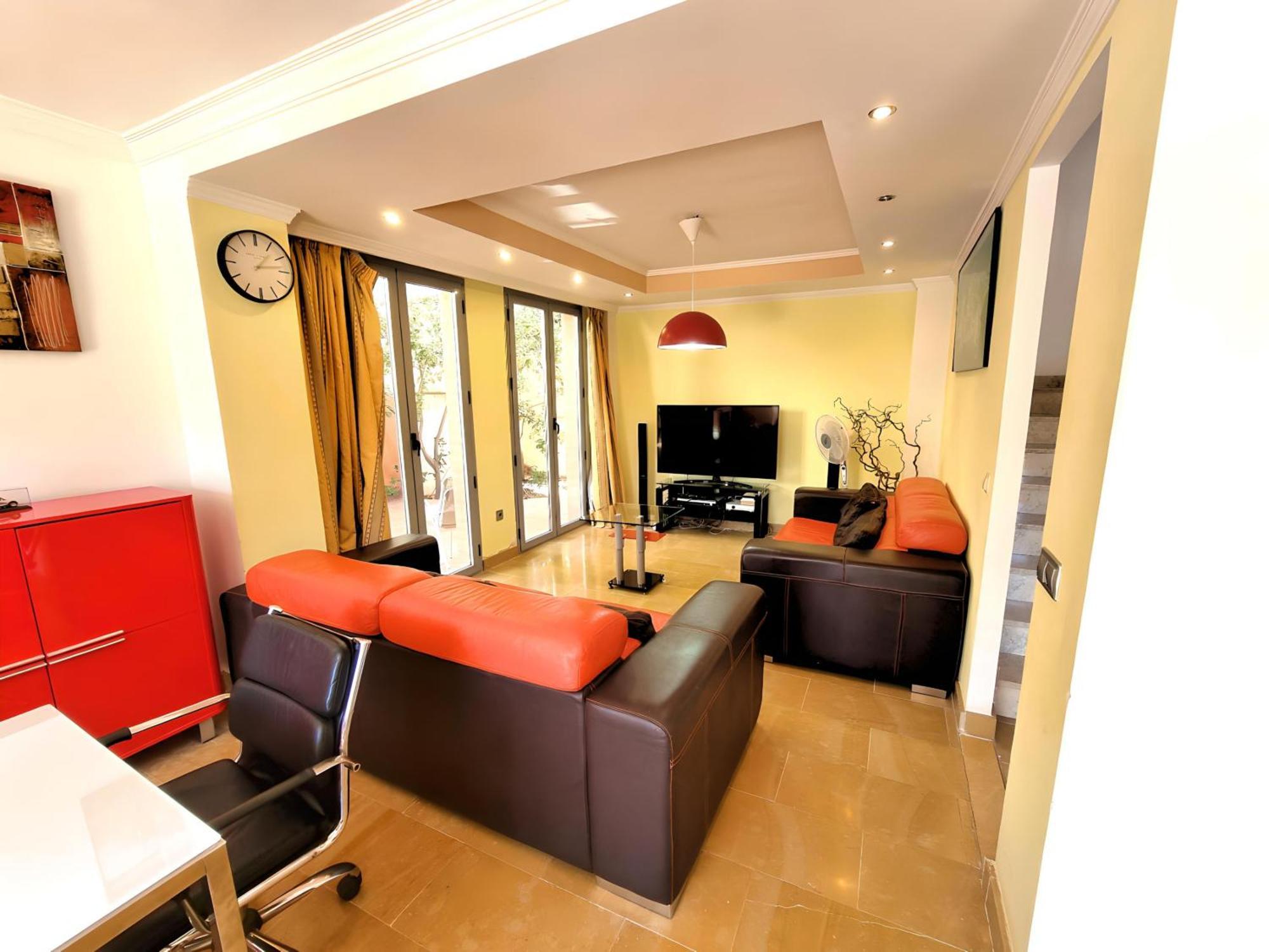 Stunning With Outdoor Swimmingpool, 4 Bedrooms And Wifi Сasa de vacaciones